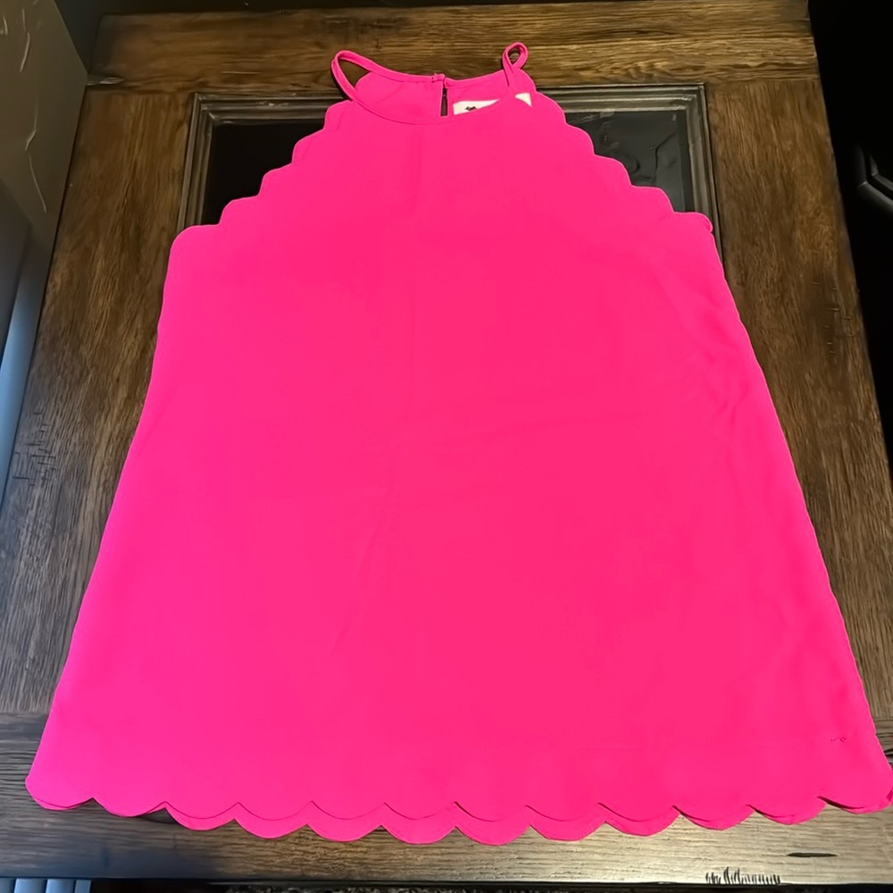 Boutique Pink Scalloped Shirt. Women’s‎ Small.